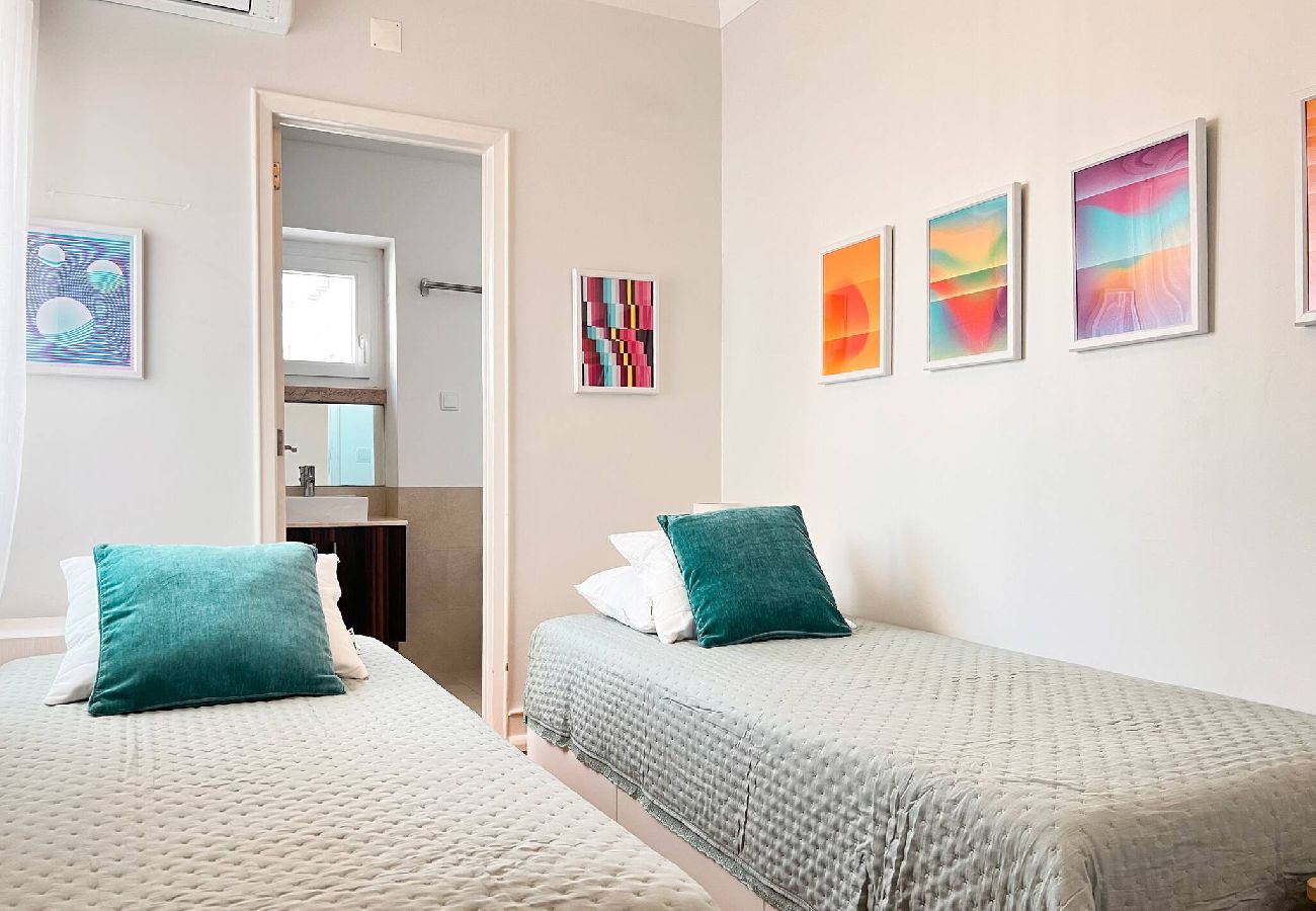 Rent by room in Lisbon - Roma Quarto 6