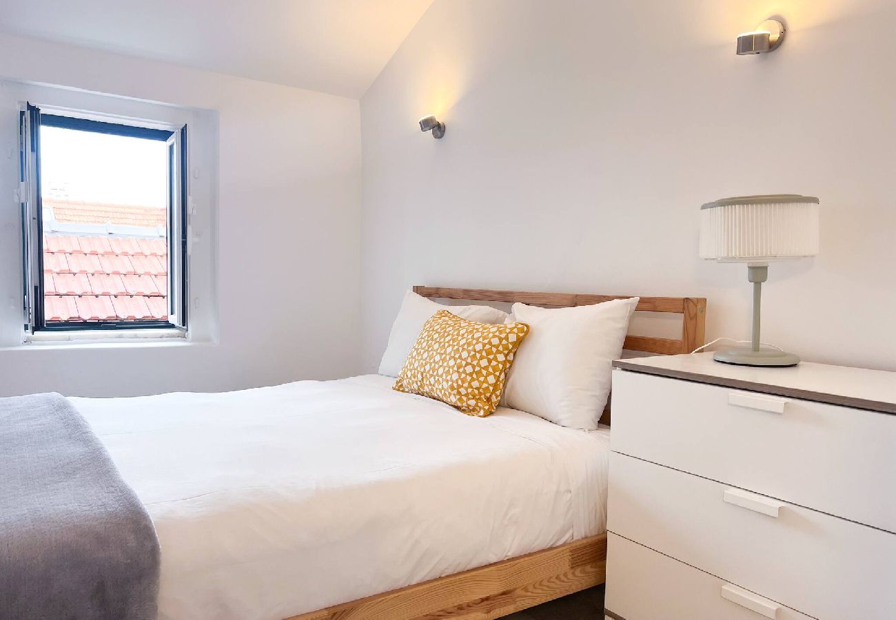 Apartment in Lisbon - Carmo 3 Esq