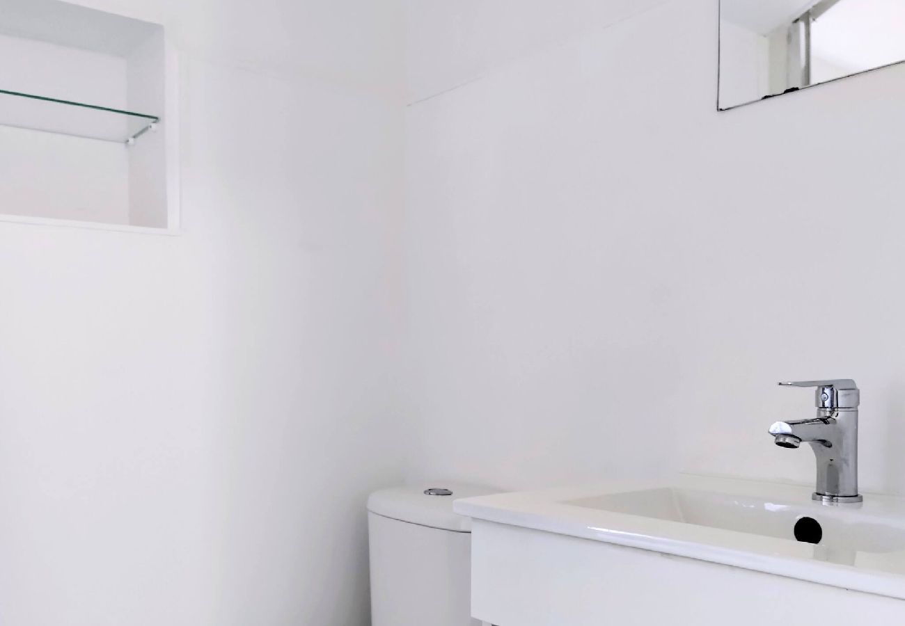 Apartment in Lisbon - Carmo 3 Esq