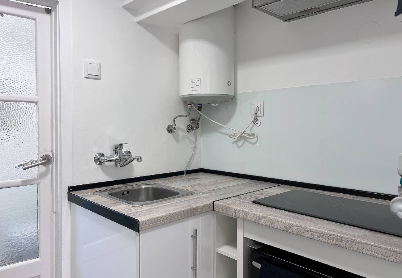 Apartment in Lisbon - Carmo 3 Esq