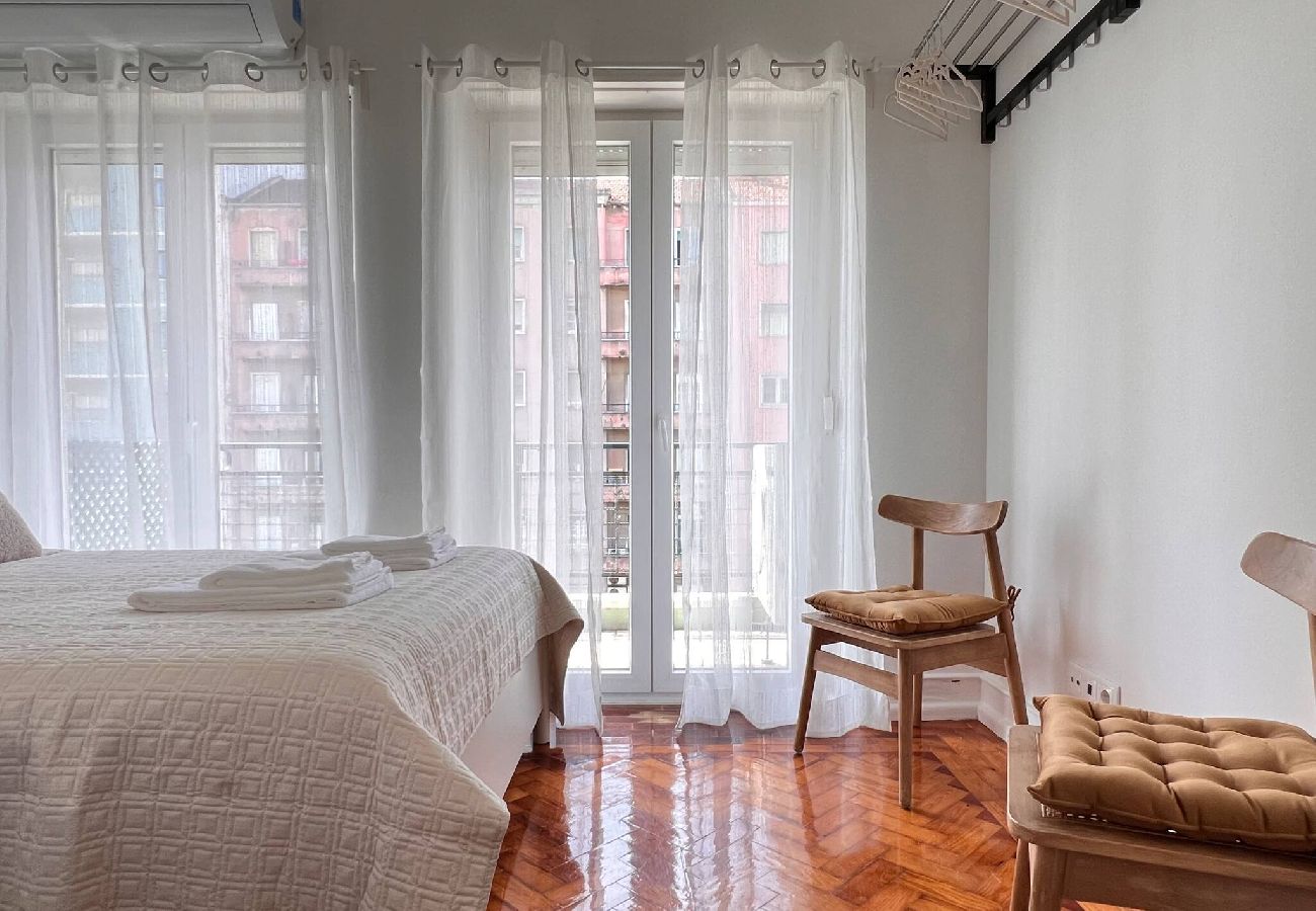 Rent by room in Lisbon - Roma Quarto 2