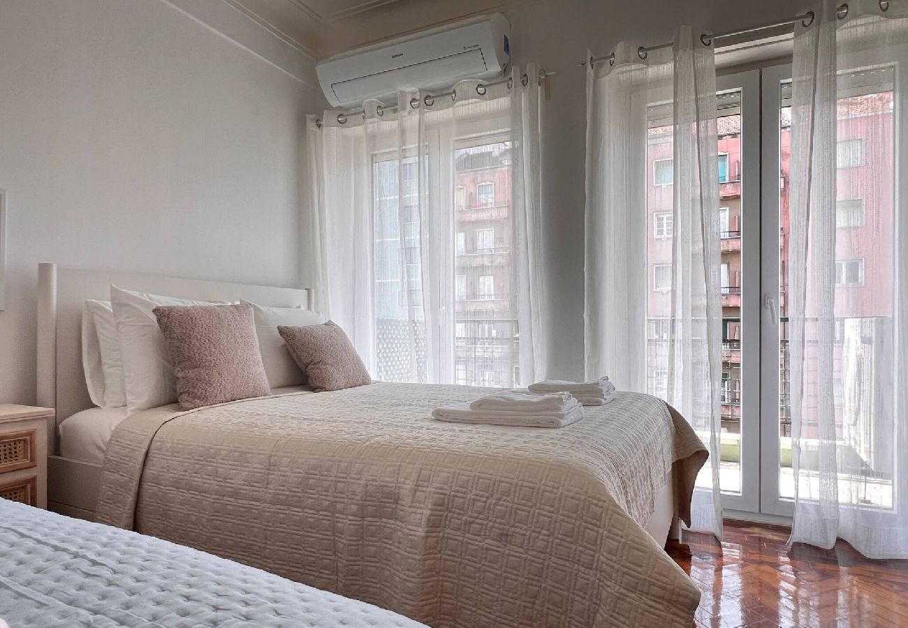 Rent by room in Lisbon - Roma Quarto 2