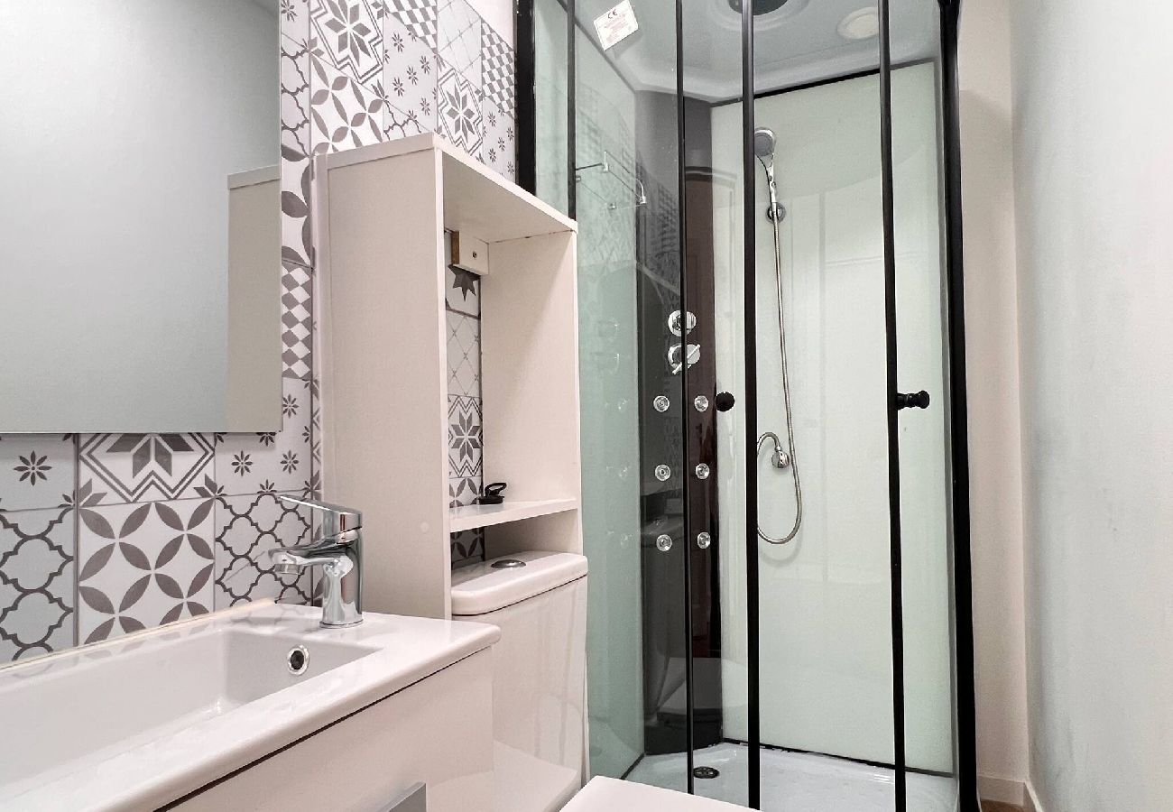 Rent by room in Lisbon - Roma Quarto 2