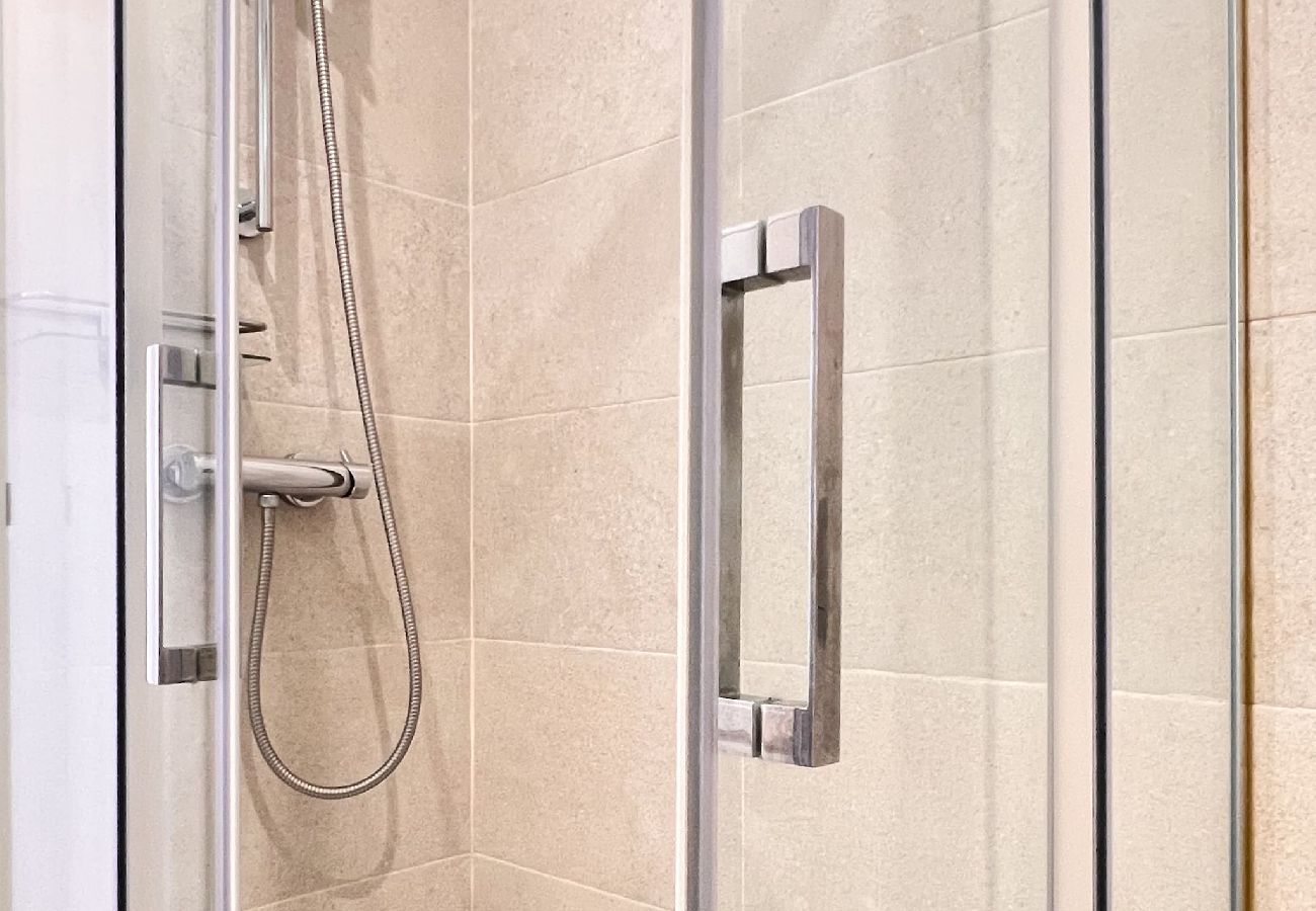 Rent by room in Lisbon - Roma Quarto I